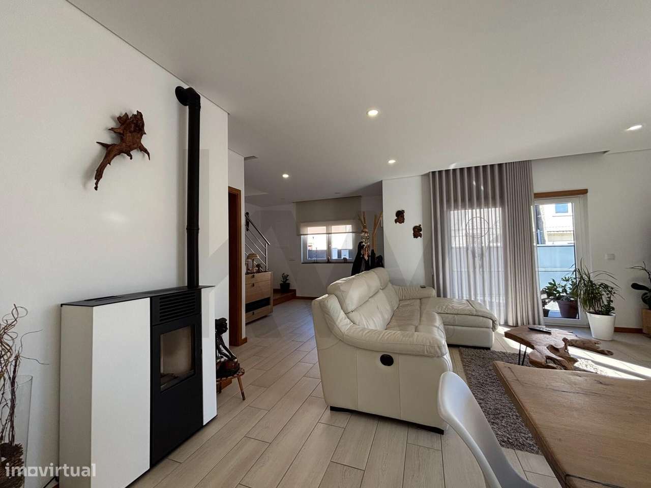 Exclusividade e Conforto: Moradia T4 Semi-Nova - O Seu Refúgio de Famí - Grande imagem: 4/40