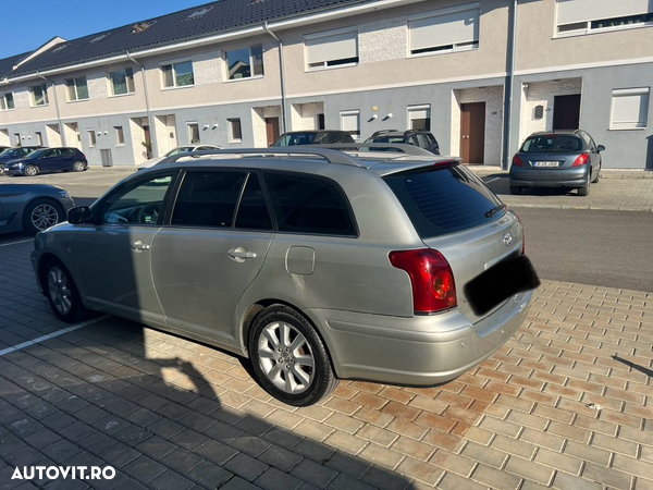 Toyota Avensis 2.2 D-4D Station Wagon Business - 2