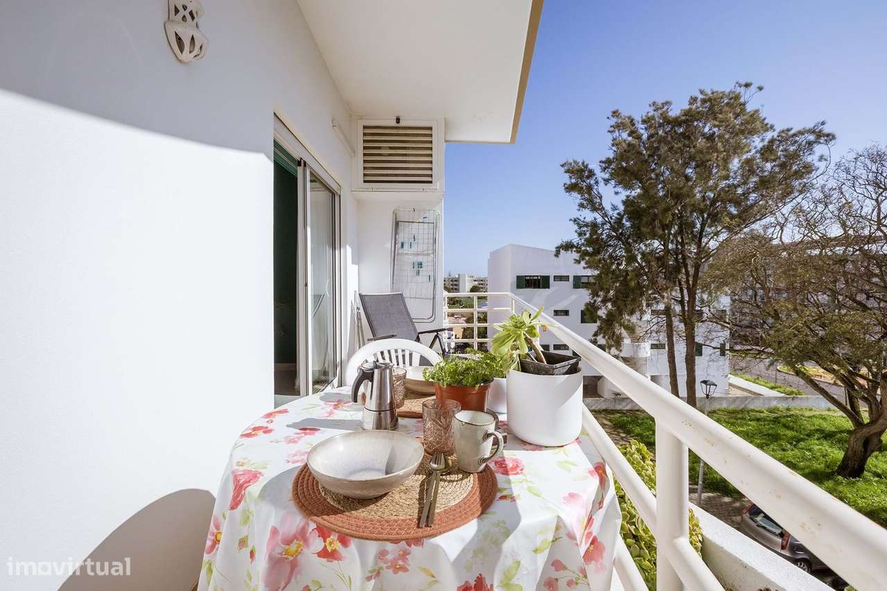 ESPAÇOSO E LUMINOSO APARTAMENTO T2 PARA VENDA PERTO DA PRAIA DA DONA A-6