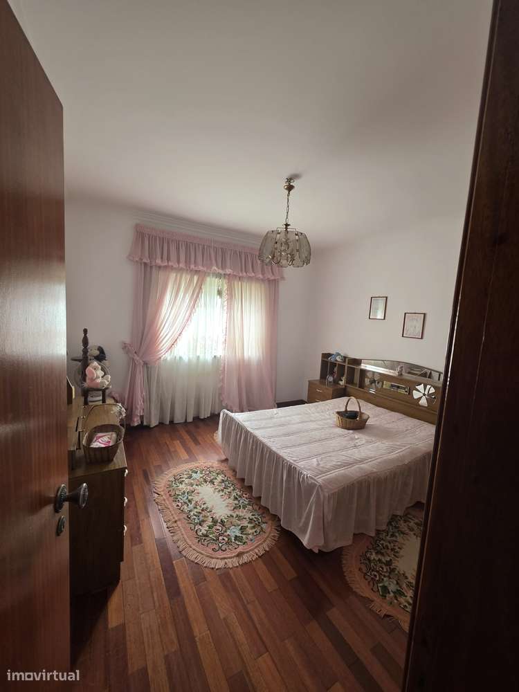 Moradia T3 com jardim, garagem e vistas para as montanhas - Grande imagem: 5/17