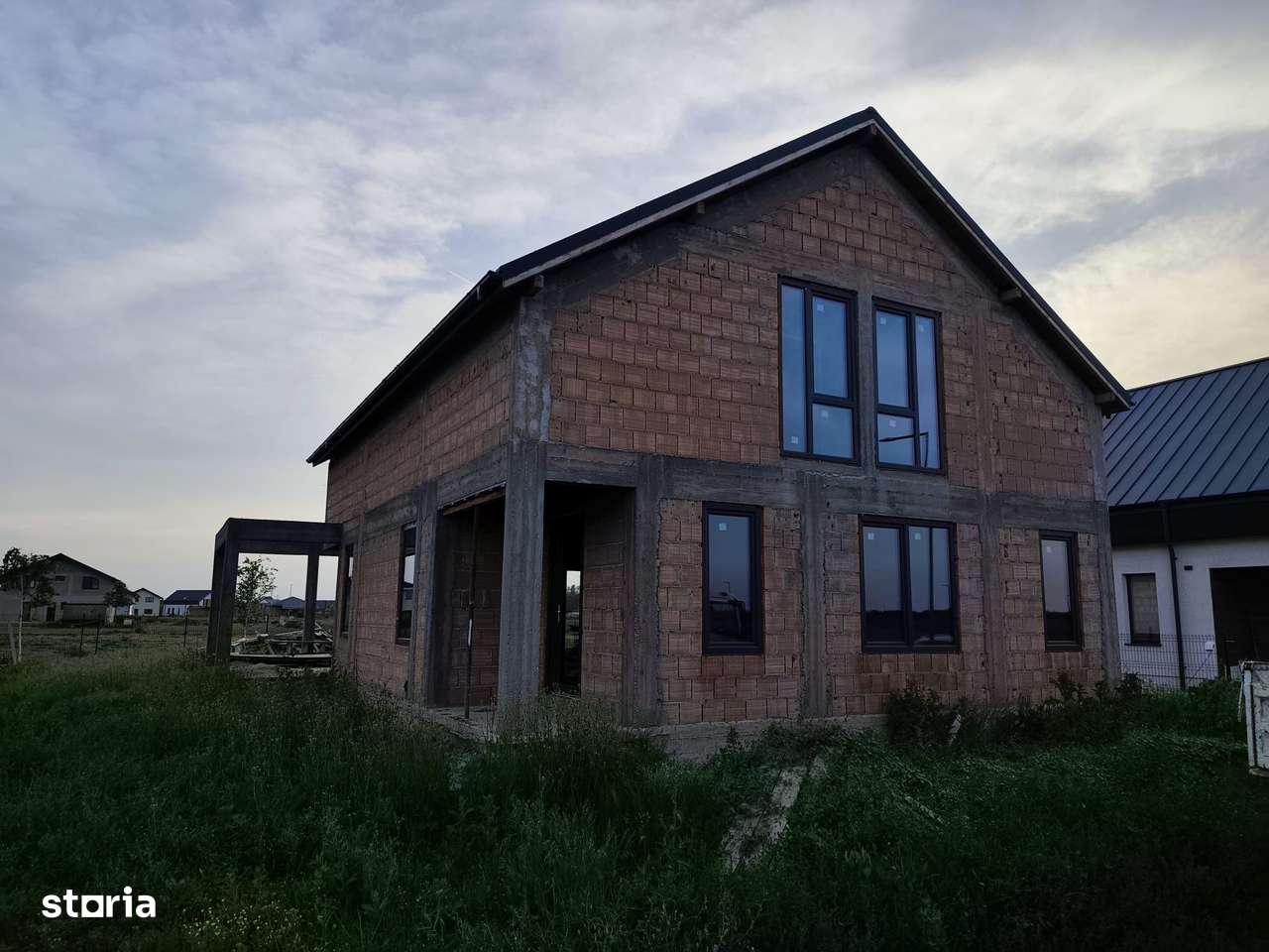 FARA COMISIOANE IN GULIA CASA cu 5 camere 3 bai P+M la stadiu de ROSU - Imagine principală: 1/5