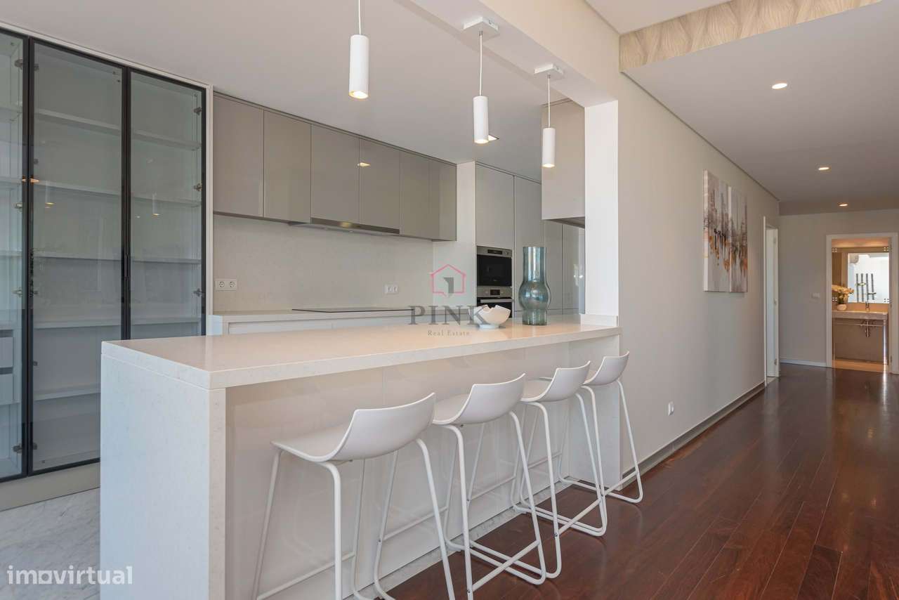 Apartamento Mobilado -  T4 no Plaza Madeira - Funchal-8