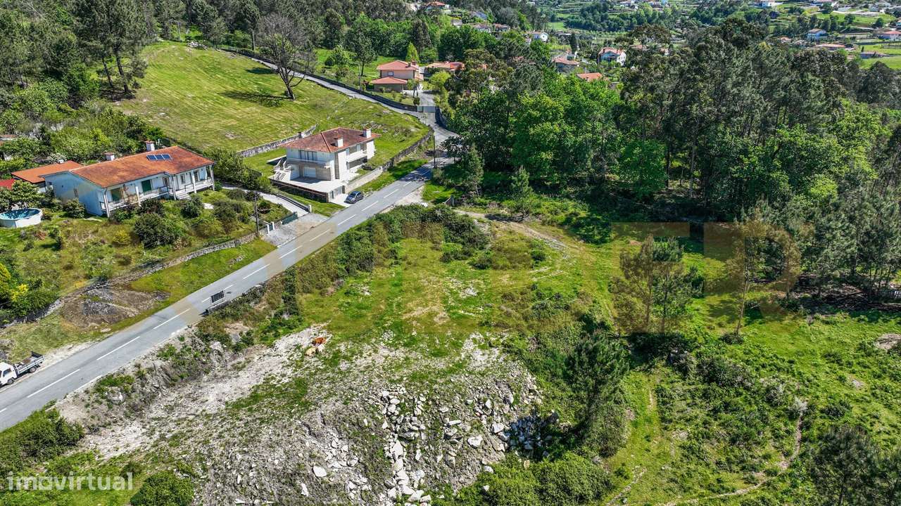 Moradia T3 Luxo em Fonte Arcada-3