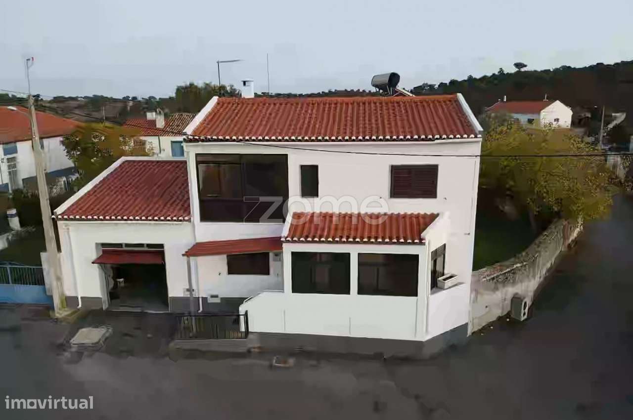 Moradia V4 em Gorazes, Almodôvar com dois andares e garagem privativa - Grande imagem: 5/60