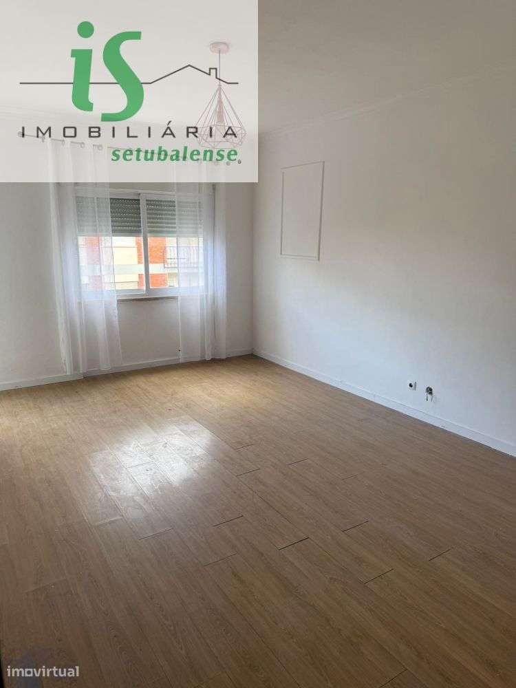 APARTAMENTO T3 NO MONTALVÃO EM SETÚBAL (3º ANDAR SEM ELEVADOR EXCEL-2