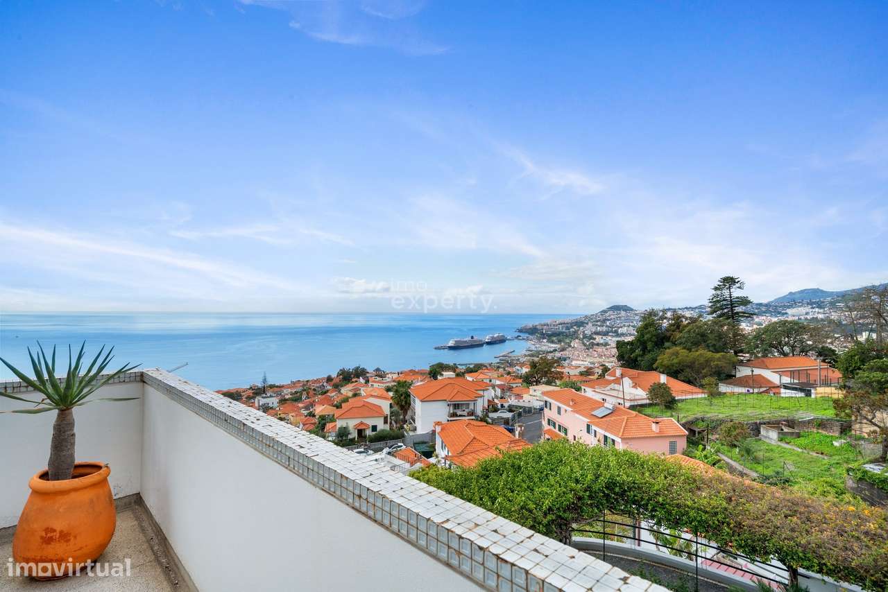 Moradia T4 com vista baía do Funchal, Madeira-17