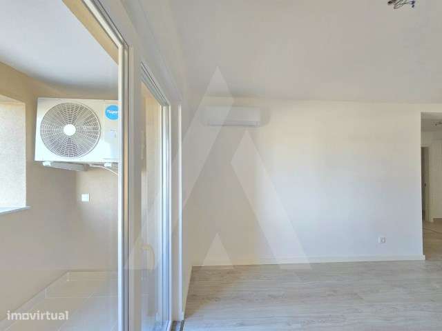 Apartamento T2 equipado e mobilado junto ao C.C. Glicinias - Grande imagem: 4/11