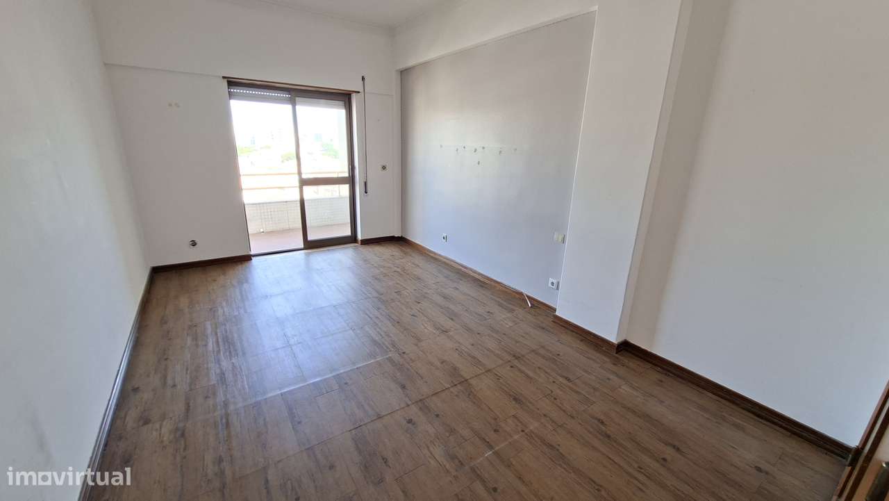 Apartamento T3 com 145m² no centro de Setubal-10