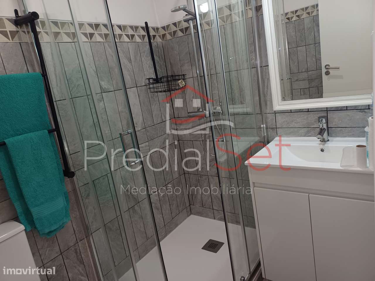 Moradia T3 Totalmente remodelada em Setúbal-18