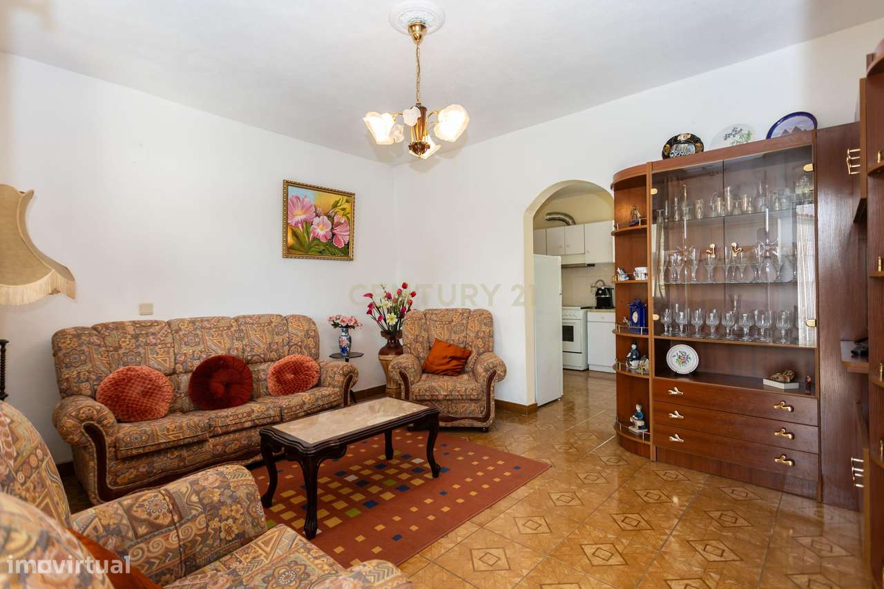 Moradia T2 com Terreno 7600m2 em Tomar-5