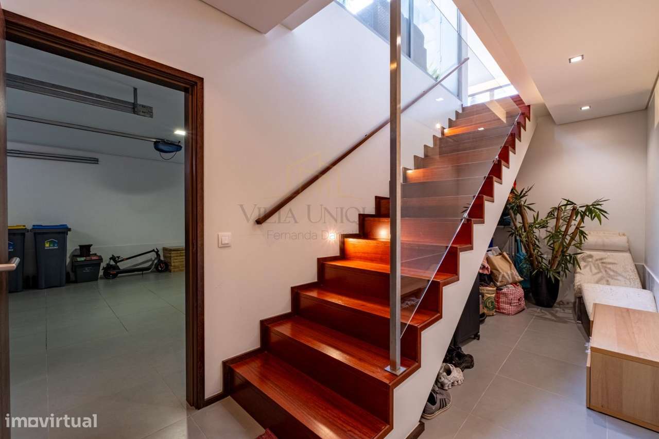 Moradia Geminada T3 com Suite, Jardim de Inverno, Garagem Fechada...-41