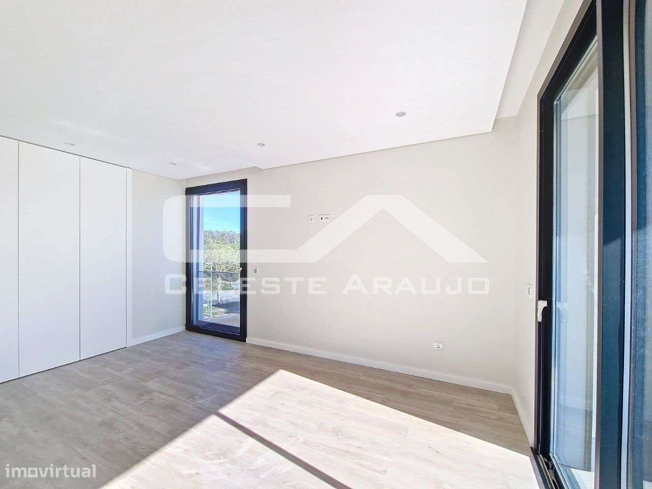 Moradia T3+1 Nova em Espinho-30