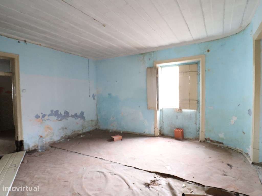 Duas moradias geminadas à venda na rua Miguel Bombarda, Barreiro-27