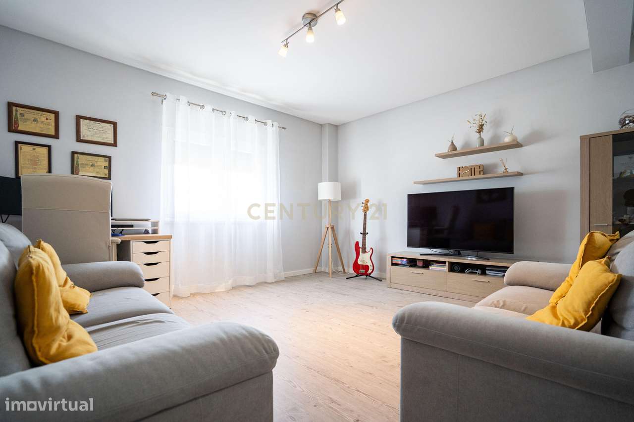 Apartamento T2 - Excelentes Áreas - Como Novo-5