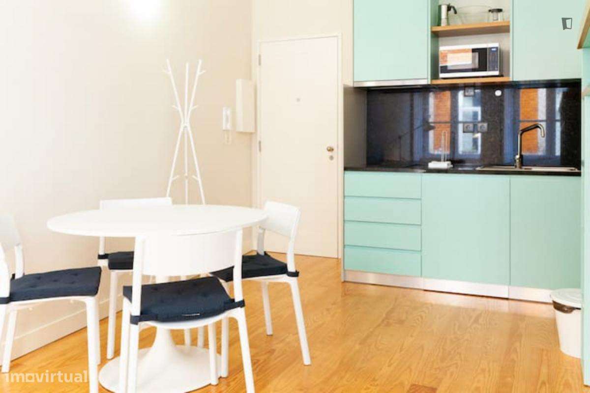 Estúdio - localizado em Santo Ildefonso Porto - Grande imagem: 5/24