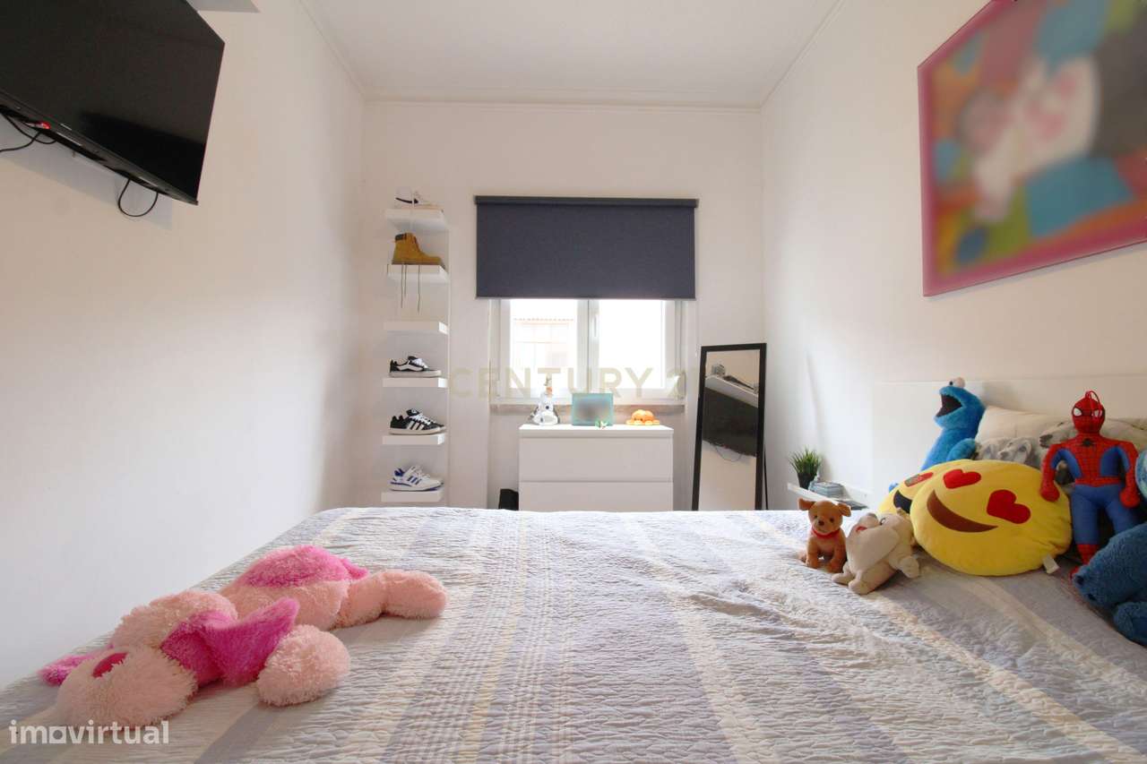 T3 no Feijó com logradouro, Churrasqueira e Anexo com wc - Grande imagem: 4/18