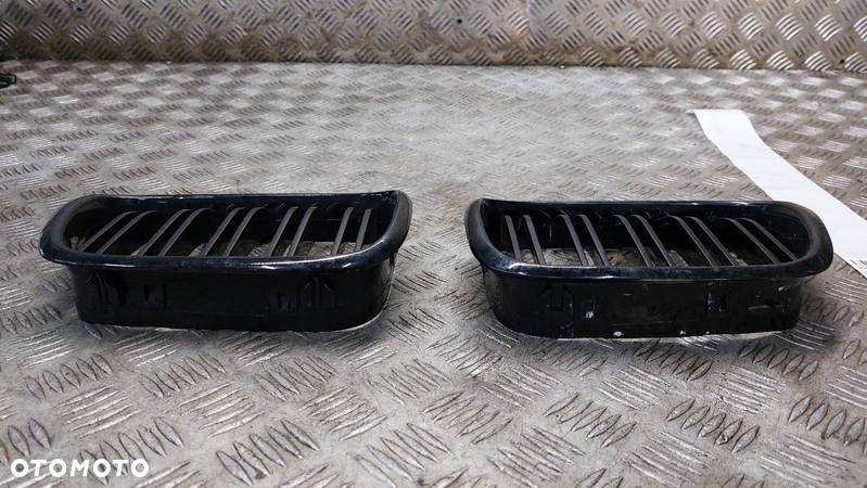 NERKA GRILL LEWA PRAWA KOMPLET BMW E39 LIFT - 5