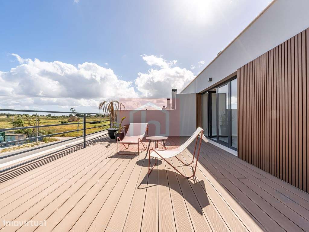 Moradia T4 geminada + Rooftoop em Alcochete-41