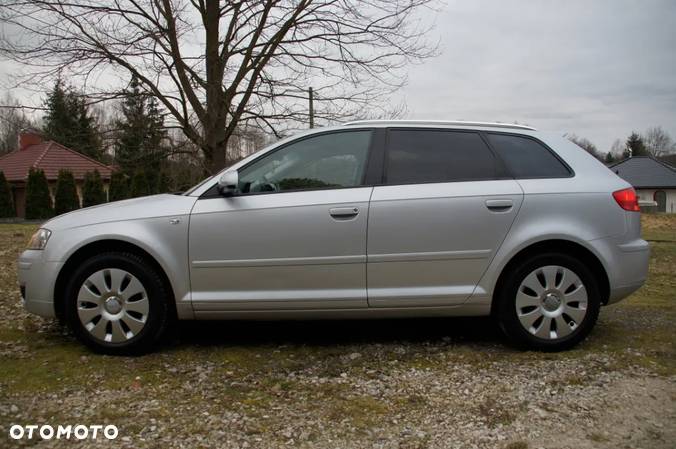 Audi A3 1.6 Ambiente - 3