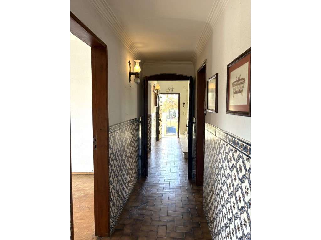 MORADIA PARA RECONSTRUÇÃO - GRANDE POTENCIAL DE VALORIZAÇÃO

Rua ...-23