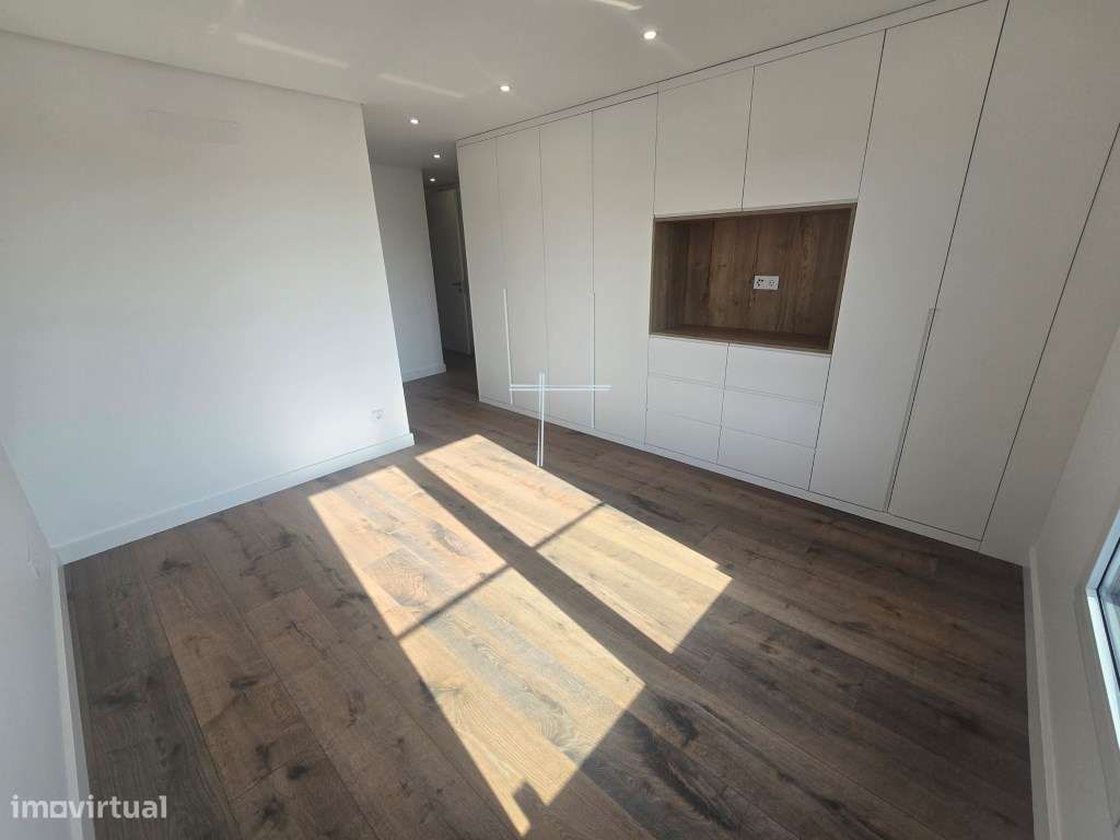 Apartamento T3, com varanda, arrecadação e parqueamento - Quinta do...-23