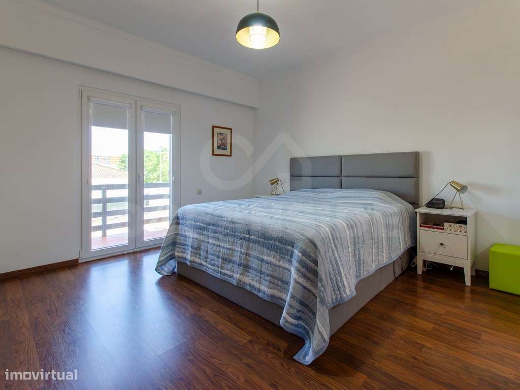 Moradia T6+1 renovada em Benavente-39