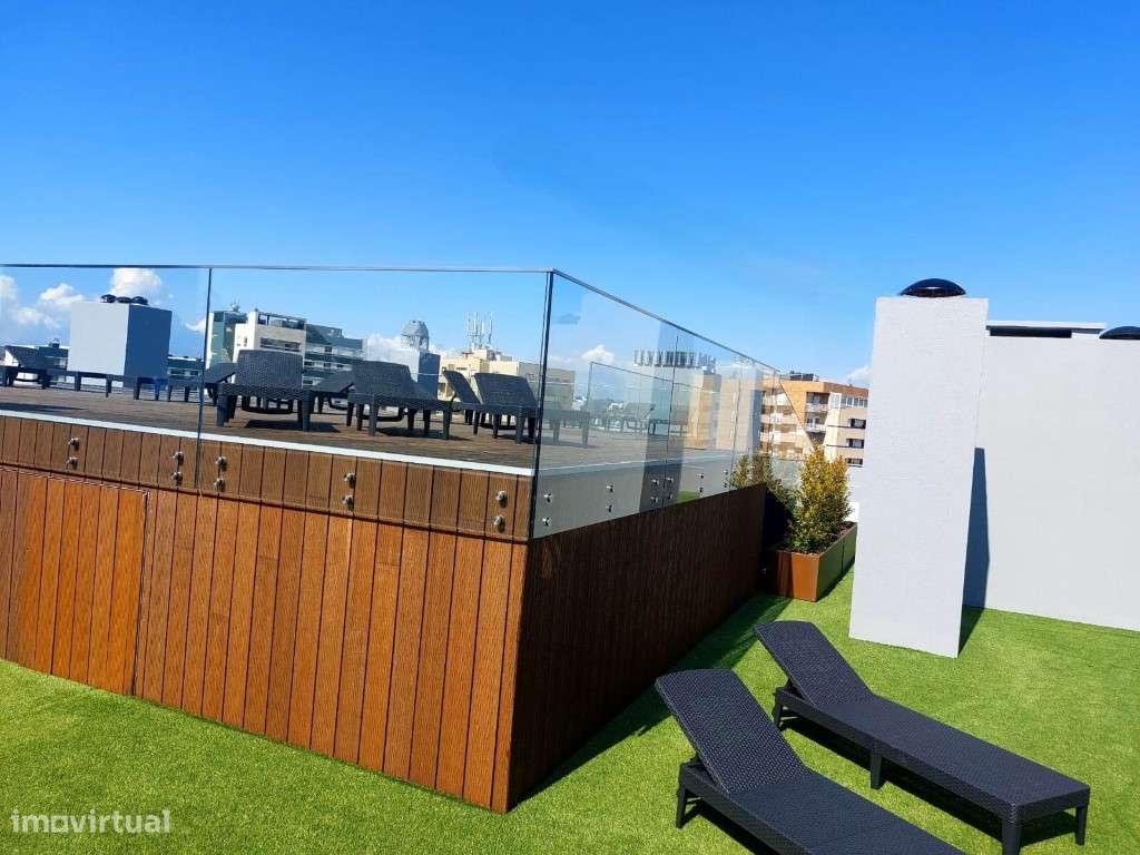 Apartamento T4 com 2 frentes, novo, com churrasqueira; piscina e pl... - Grande imagem: 5/60
