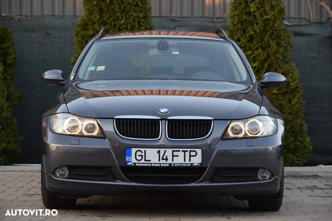 BMW Seria 3 320d DPF Touring Aut. - 2