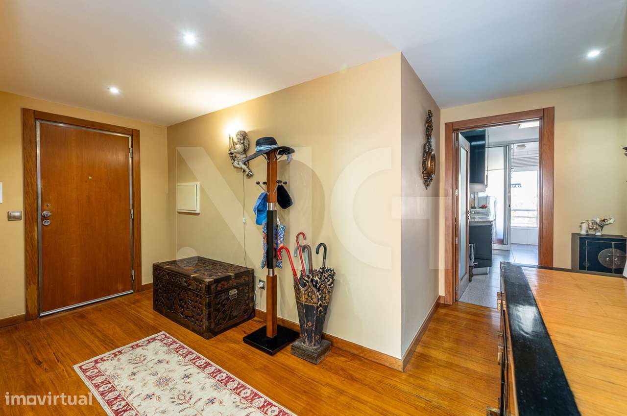T3 Centro Matosinhos,Condomínio fechado,com varandas, garagem,arrumos-5