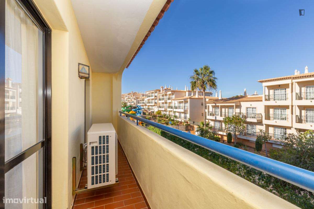 Apartamento com 2 quartos - localizado em Faro - Grande imagem: 2/10