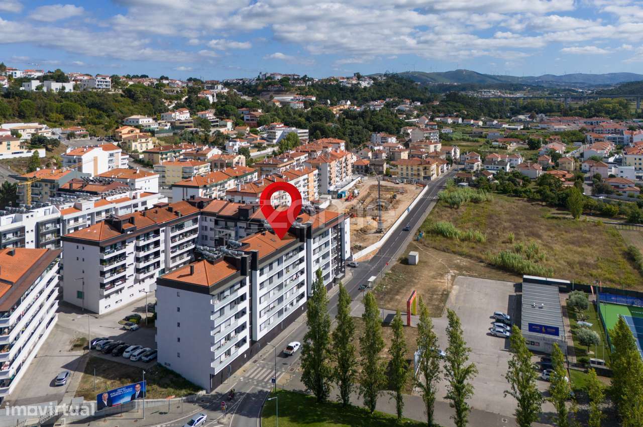 Apartamento T3 Semi-novo || Garagem || Elevador || S.Romão, Leiria - Grande imagem: 3/45