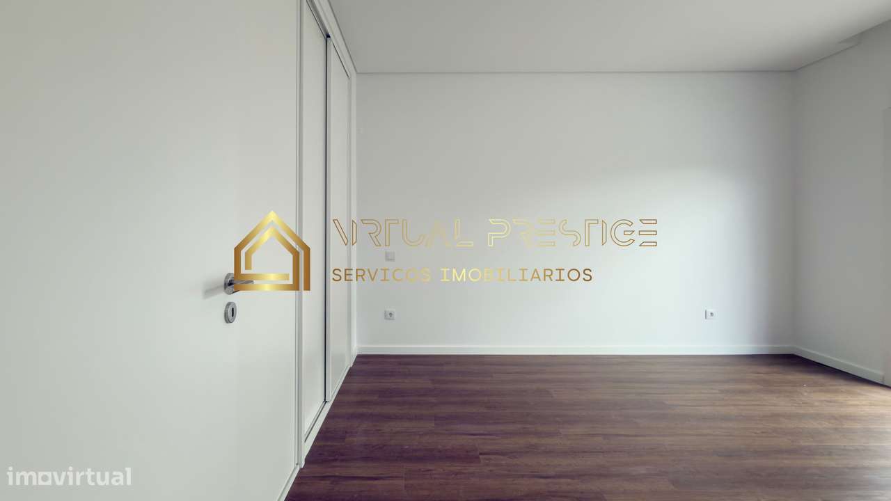 Moradia T4 Térrea | 2 suites e espaço p/ piscina | Fernão Ferro-13