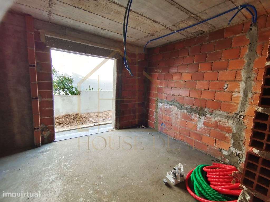 Sofisticada Moradia Térrea T3 +1 com Piscina. Fernão Ferro-14