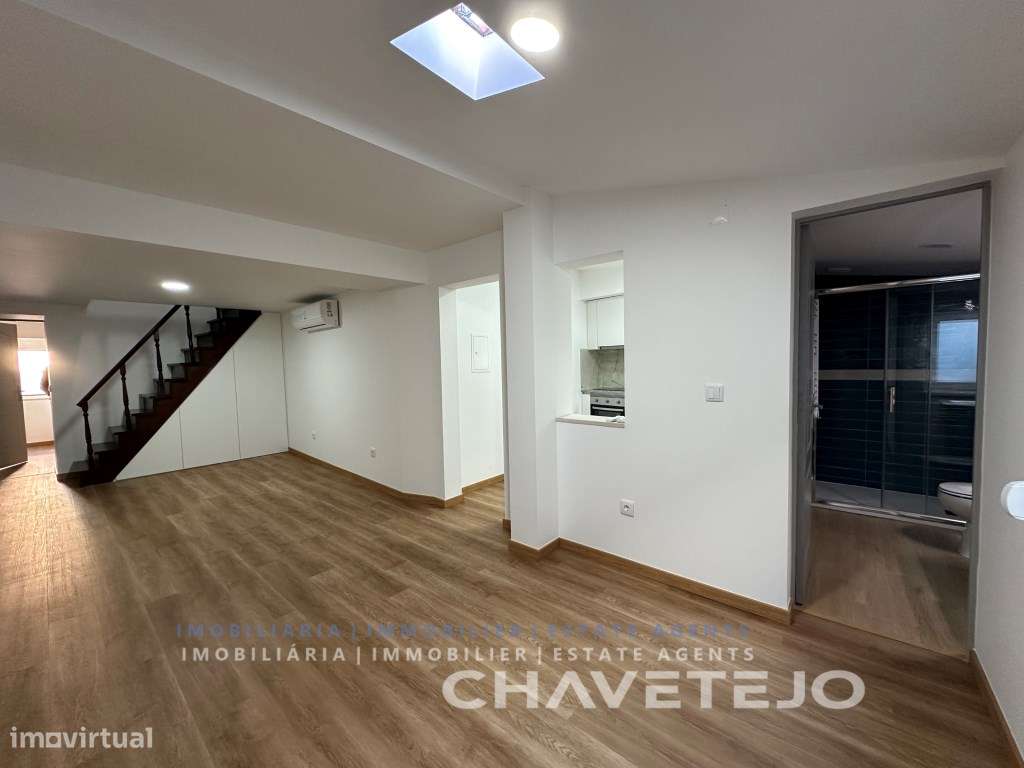 T2 remodelado situado no centro histórico de Tomar. - Grande imagem: 5/15