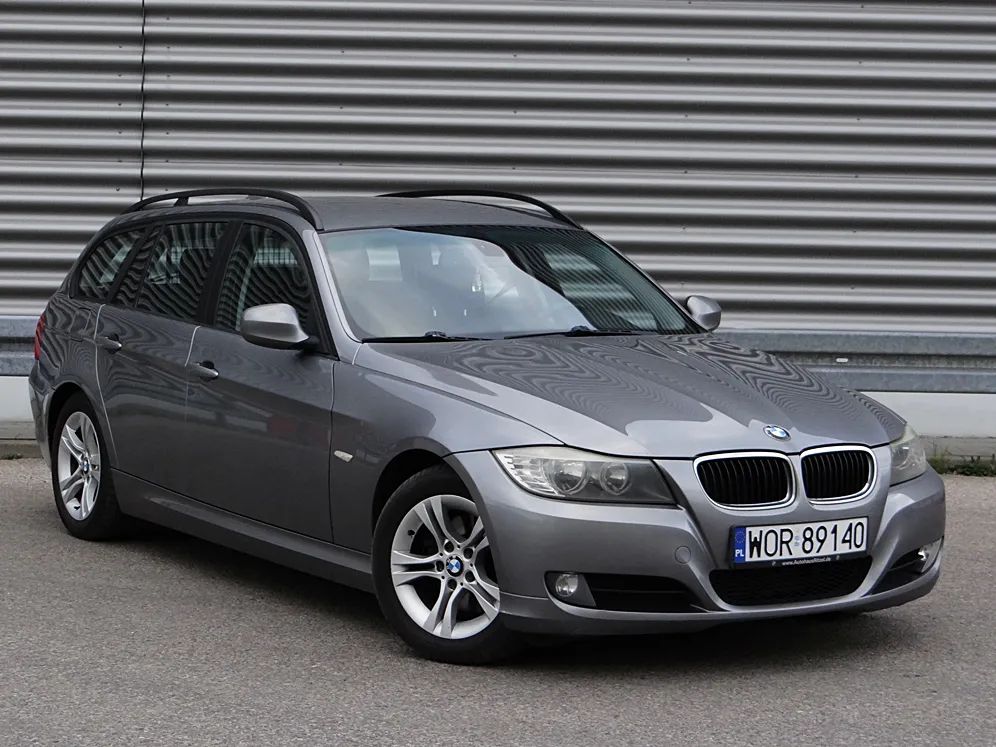 BMW 3 Series E90/E91/E92/E93 (2005-2012) 318d DPF Edition Lifestyle 2009