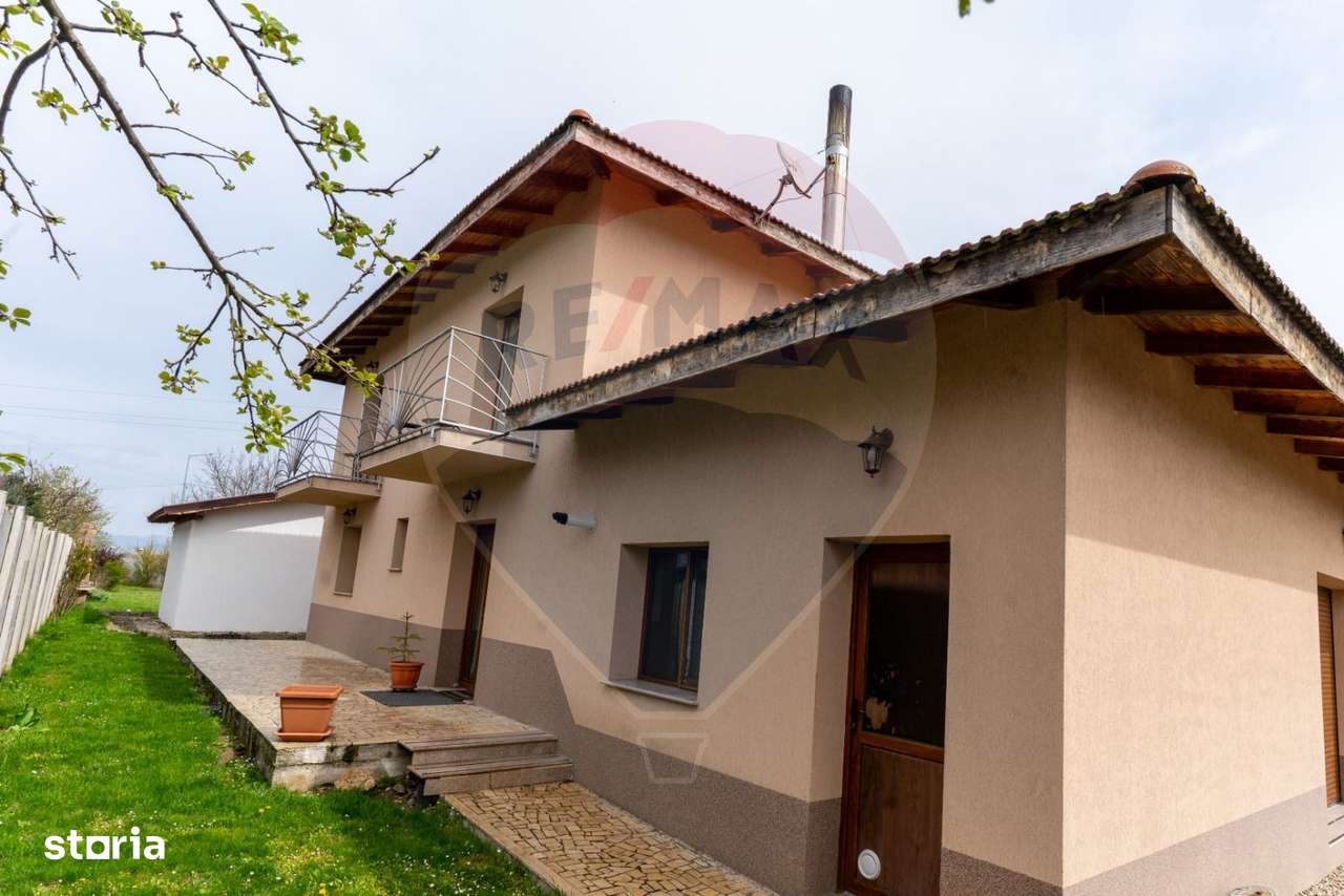 Vila/Pensiune de vanzare Bacia,jud.Hunedoara - Imagine principală: 4/20