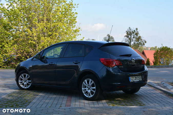 Opel Astra 1.4 ECOFLEX Cosmo - 3