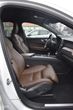 Volvo XC 60 B4 D AWD Geartronic Momentum Pro - 32