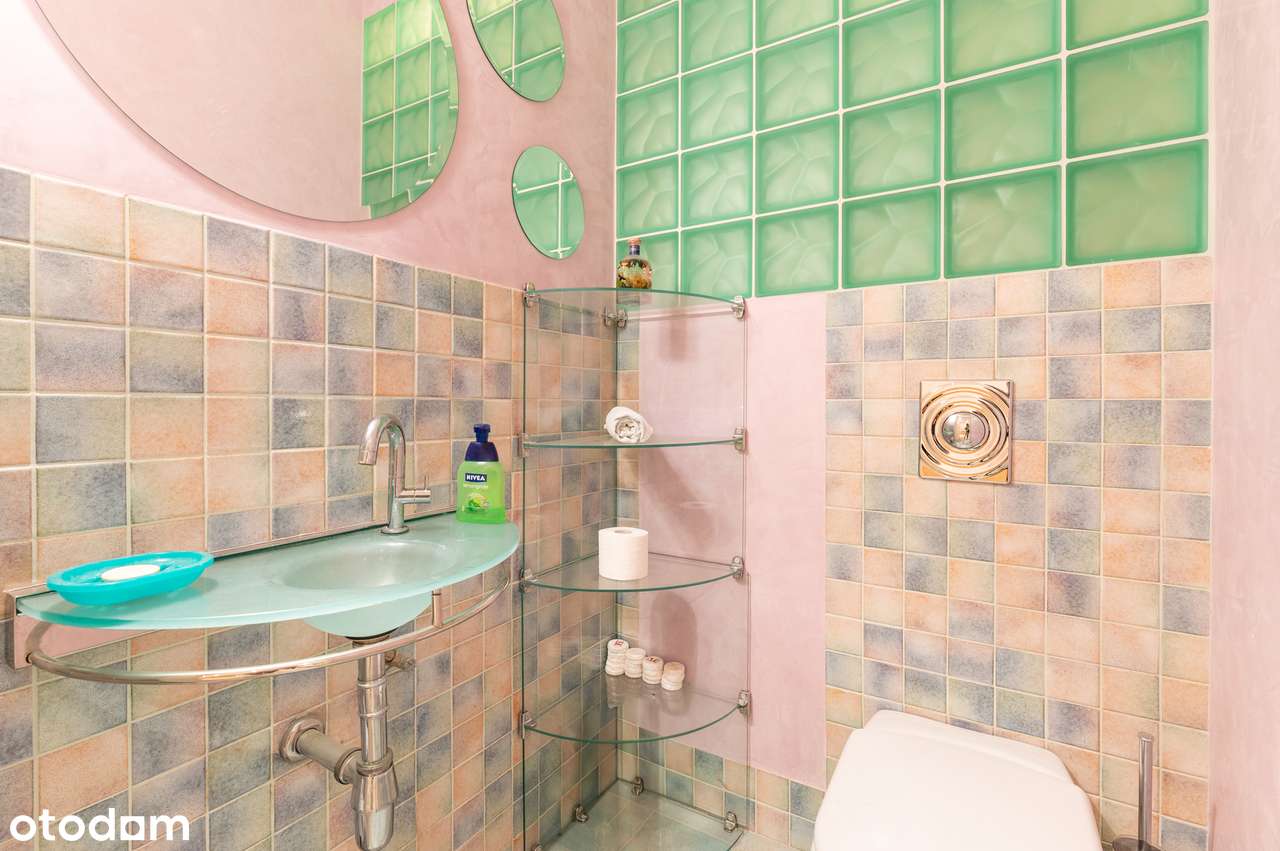 Mieszkanie dla osób szukających przestrzeni z 3 balkonami i parkingiem-12