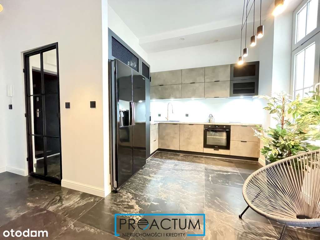 Mieszkanie w zabytkowej kamienicy-winda-balkon - Pełny obrazek: 2/18