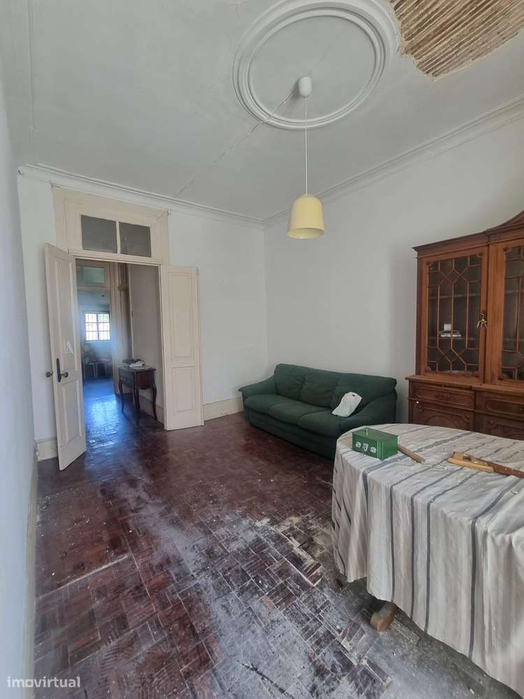 REF2010 - MORADIA C/Garagem e Jardim - Rua Duque Saldanha, Porto-6