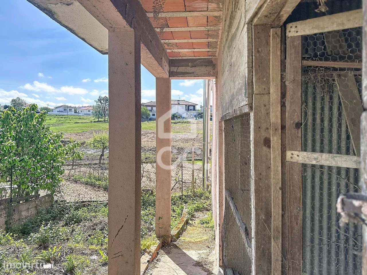 Moradia com Grande Potencial e Vista para campo e cidade-28