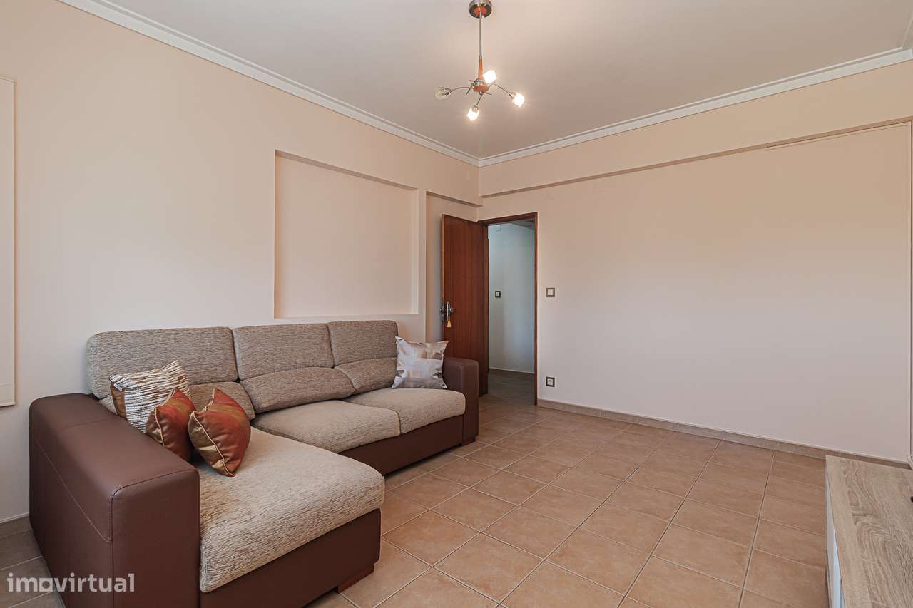 Apartamento T2 na Cruz Pau, remodelado-19