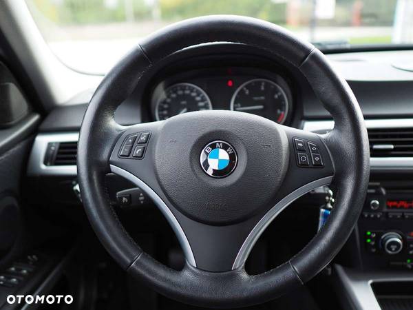 BMW Seria 3 - 28