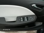 Renault Clio E-TECH Hybrid 140 INTENS - 12