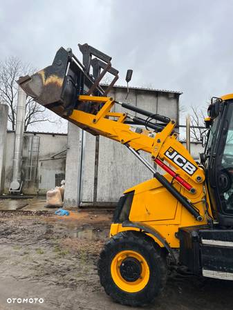 JCB 3 CX - 18