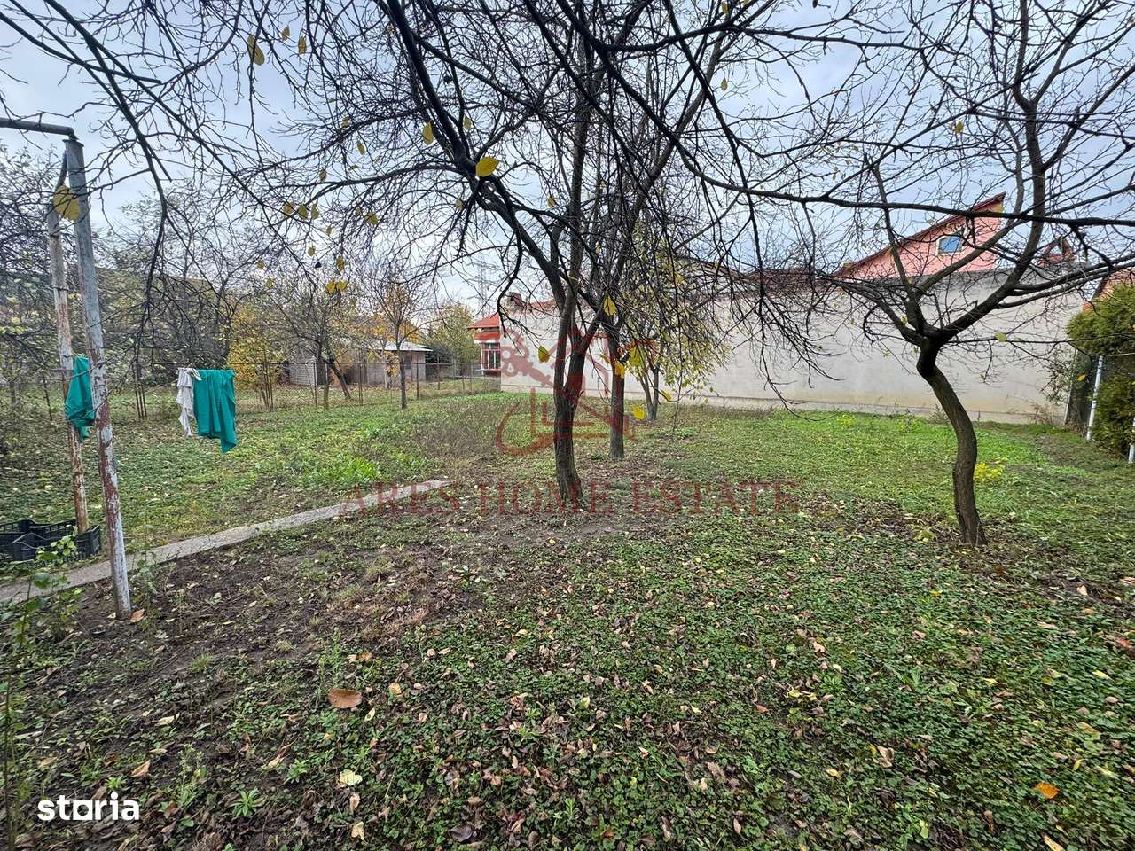 Investiție cu potențial: 2 apartamente + mansardă – Comison 0-13