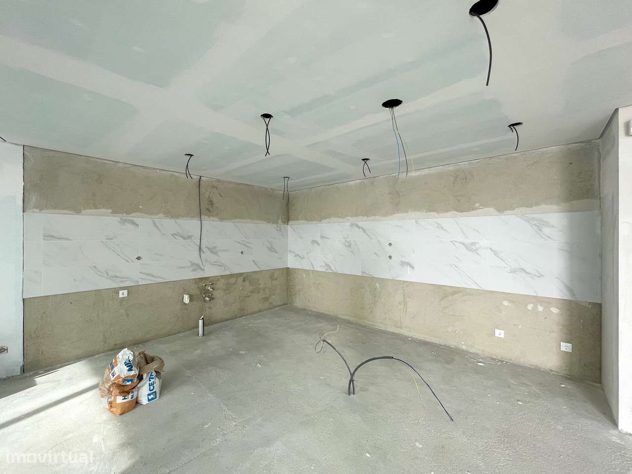 Moradia T4 com Piscina - Santa Iria de Azoia (Bairro da Salvação)-4