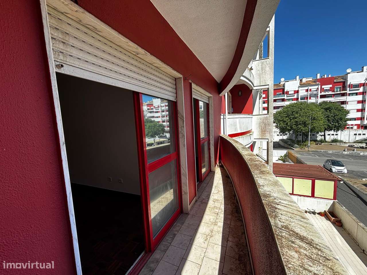 Apartamento T2 com garagem na Urbanização Moinho da Cavaleira-21