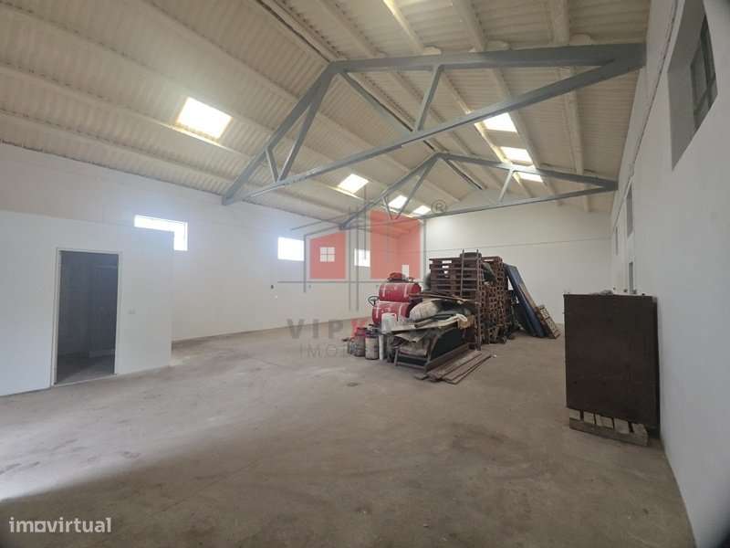 Armazém de 100 m2 para arrendamento - Grande imagem: 3/6